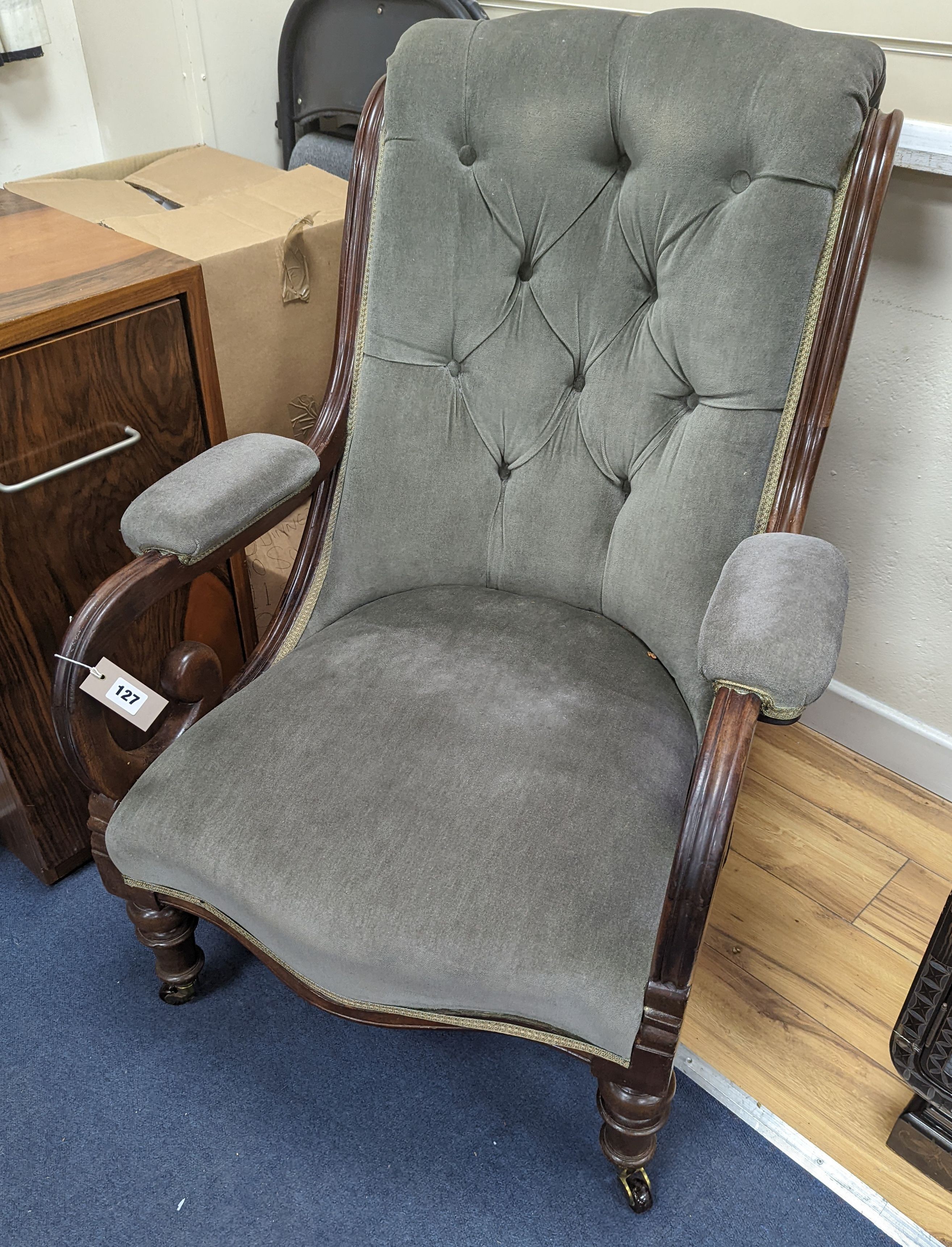 A Victorian mahogany open armchair. H-95cm.